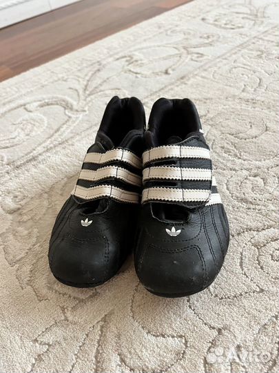 Кроссовки adidas