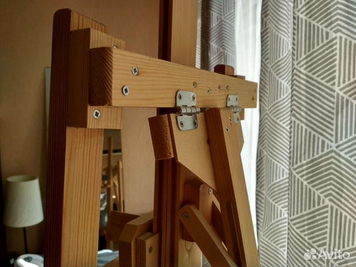 Мольберт-тренога деревянный