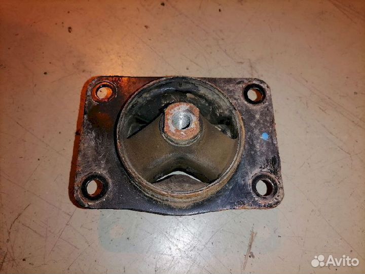 Опора двигателя (подушка двс) левая 11620-80J00 Su