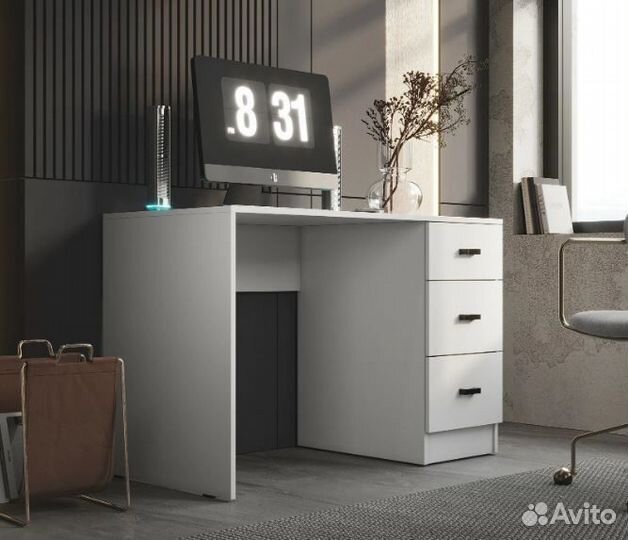 Стол письменный Белый