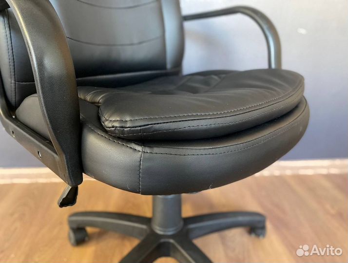 Компьютерное кресло