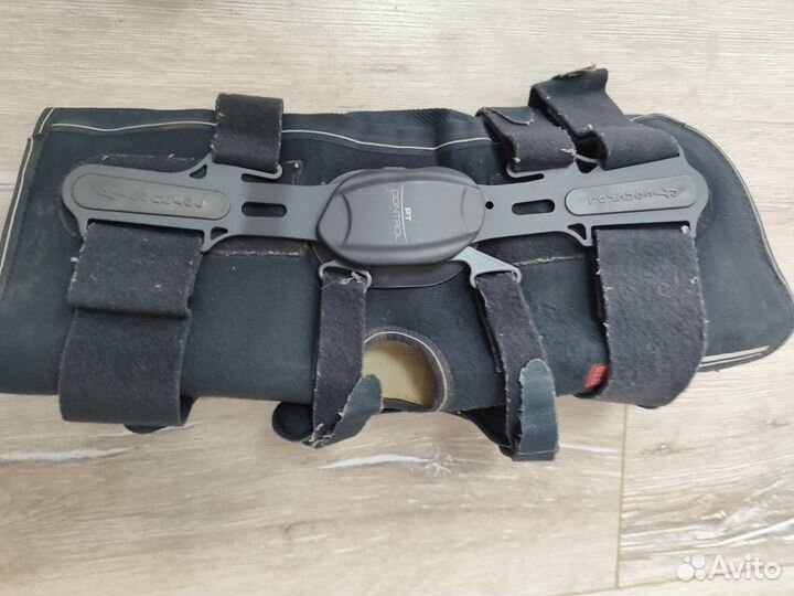 Ортез на коленный сустав с шарнирами medi левый