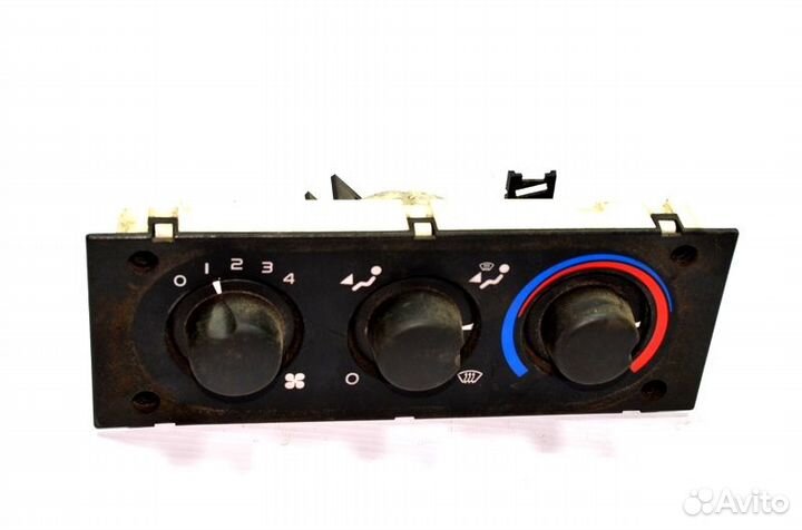 Панель переключателей отопителя кабины DAF CF75 (0