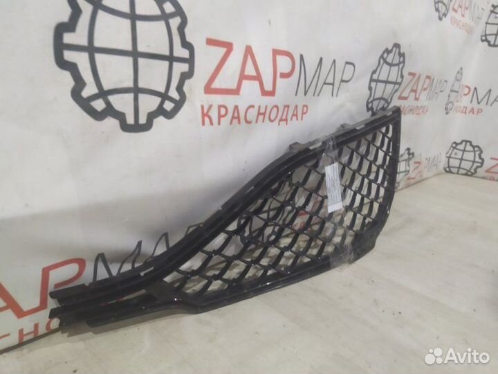 Решетка переднего бампера правая S63 S65 AMG ориги