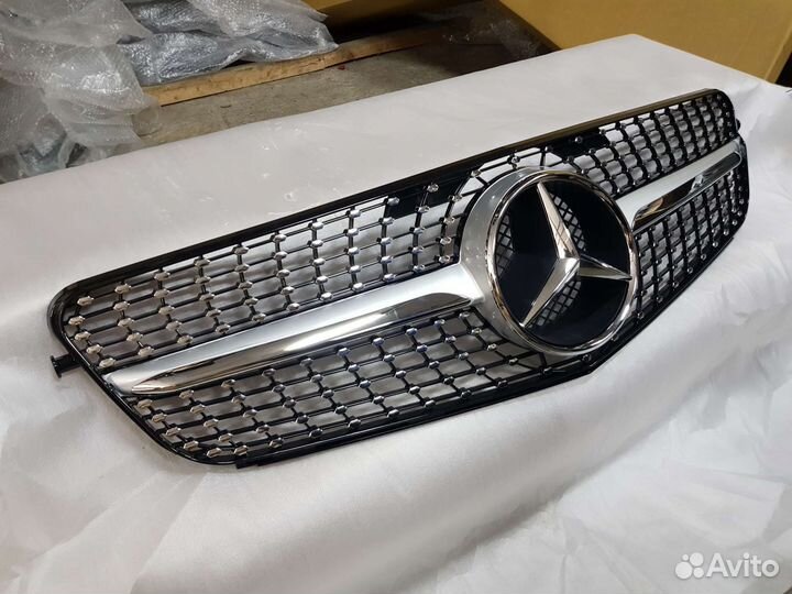 Решетка радиатора Mercedes 204 Мерседес W204