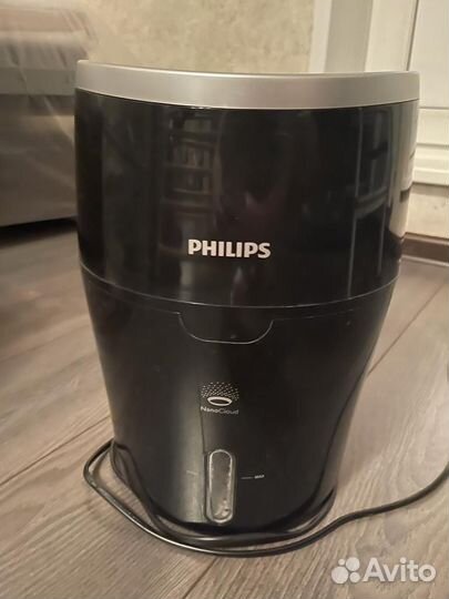 Увлажнитель воздуха Philips HU4813/10, черный