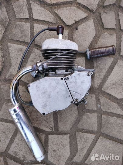 Двигатель д8