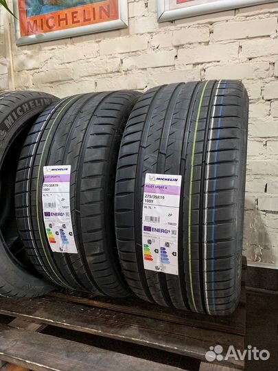 Michelin Pilot Sport 4 245/40 R20 и 275/35 R20 98Y