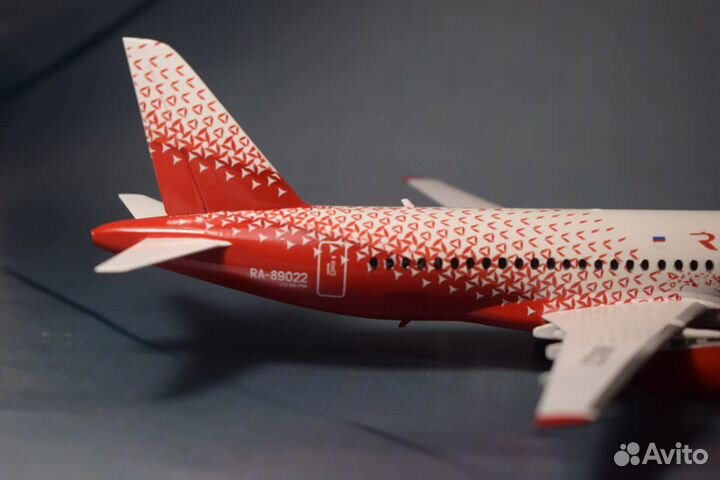 Модель самолета Россия тройка в наличии
