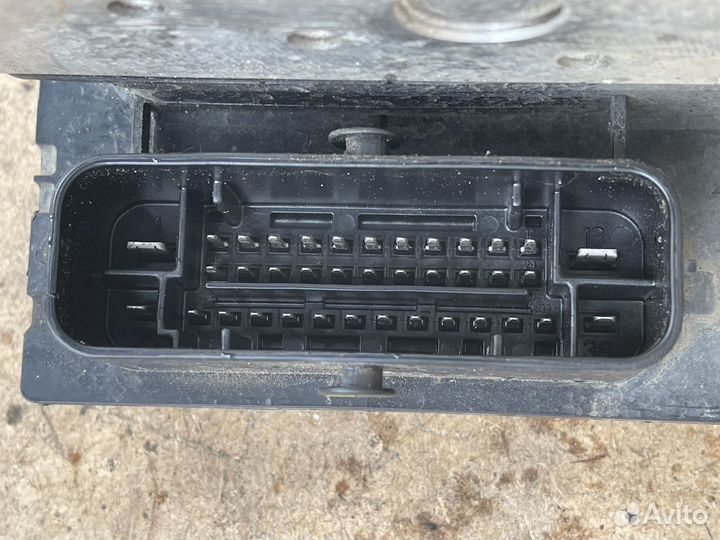 Блок abs Hyundai Santa Fe 2 CM