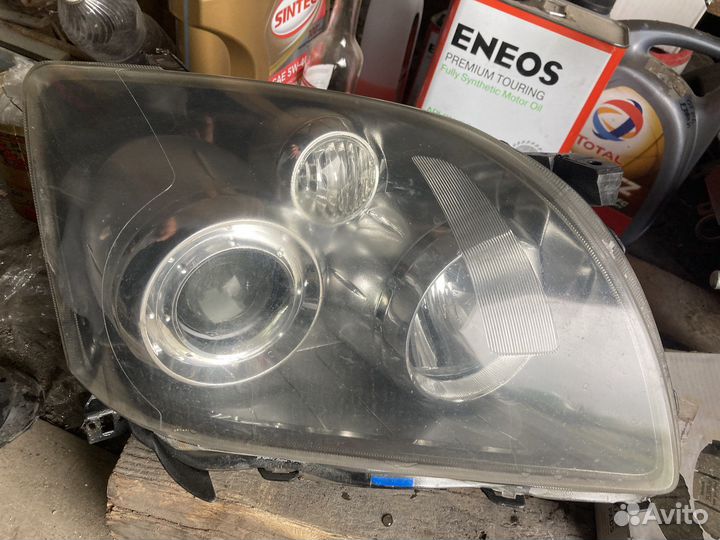 Фара правая Toyota avesis t250
