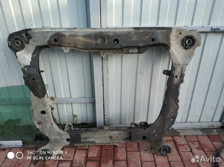 Подрамник передний Вольво Volvo S60 XC70 V70 S80