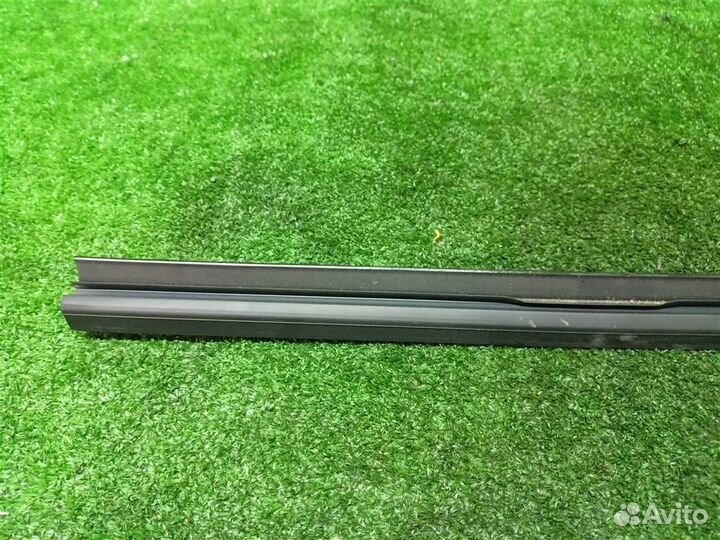 Уплотнитель (внутри) Volvo XC90 2002