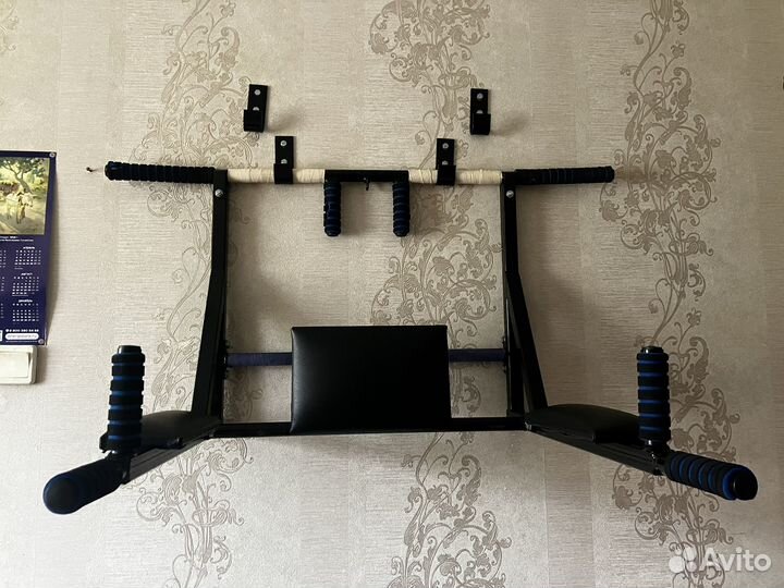 Турник настенный с брусьями