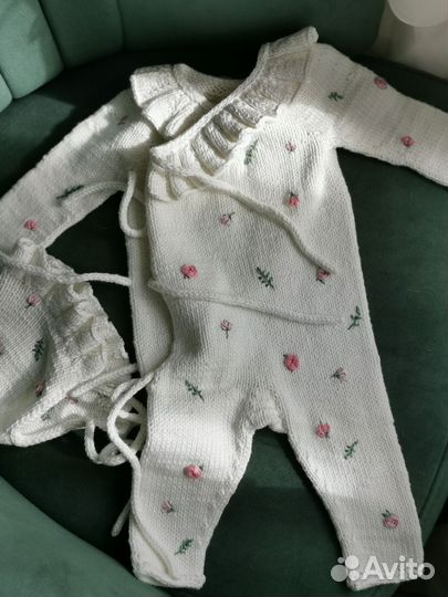 Вязаный комплект на выписку ручной работы