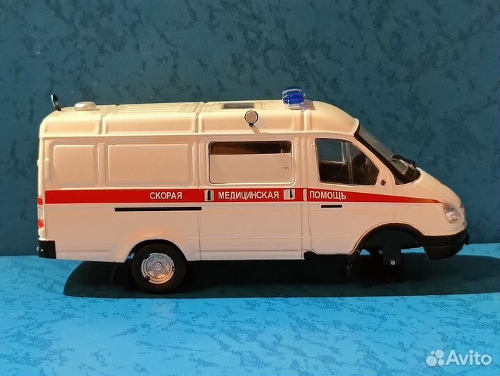 Модель автомобиля газ - 32214 Газель 1/43