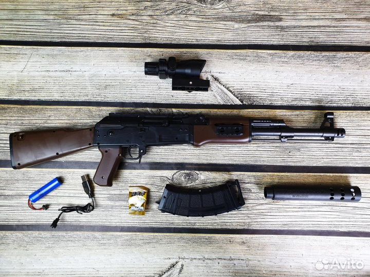 Орбибол стреляют очерьдью гидрогелевыми шариками