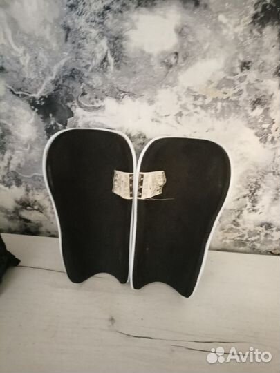 Щитки футбольные nike