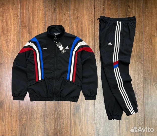 Спортивный костюм adidas