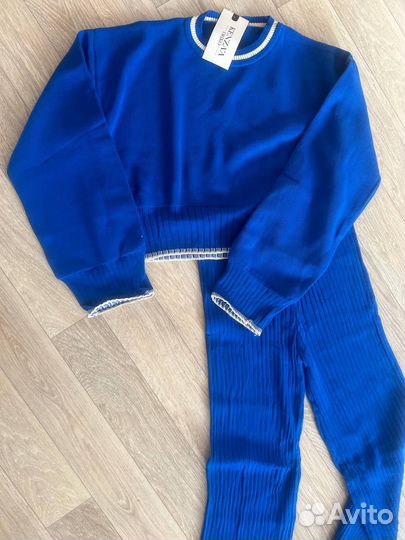 Костюм женский