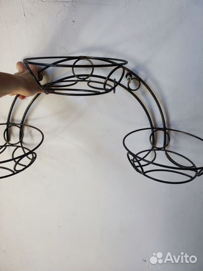 Подставка для цветов металлическая