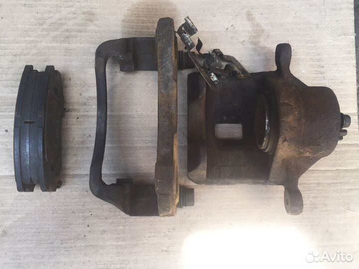 Супорта с колодками на Сонату EF