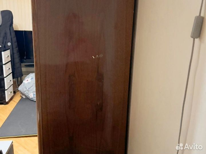 Шкаф деревянный советский