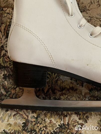 Коньки фигурные женские 39 размер