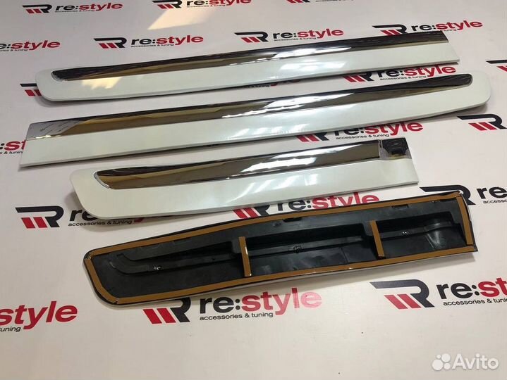 Молдинги дверей Lexus LX570 2012-2015 N609