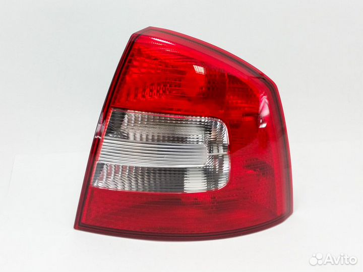 Фонарь правый задний в крыло Skoda Octavia A5 FL