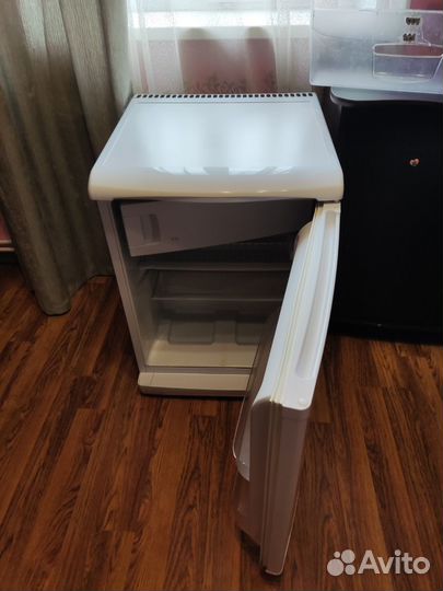 Холодильник indesit MT 08