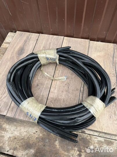 Уплотнительная резинка Nissan Qashqai J10 1.6