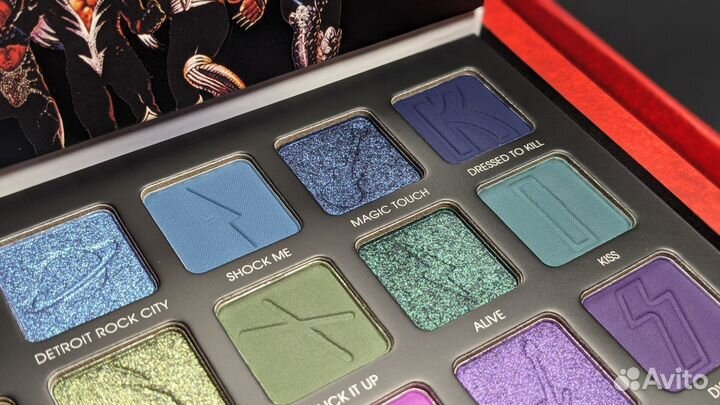 В наличии Glamlite Kiss Palette