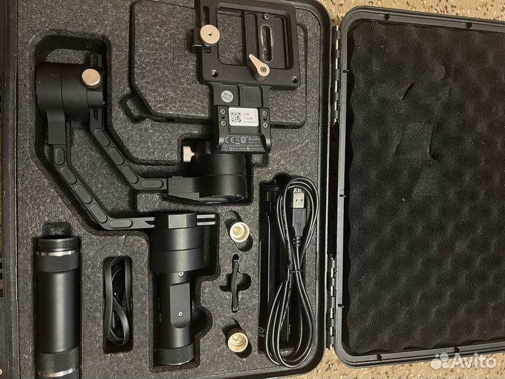 Стабилизатор Zhiyun crane plus