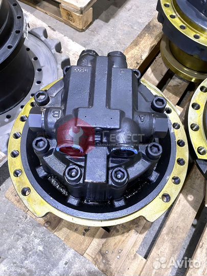 Мотор хода Hitachi ZX270-3 9231673