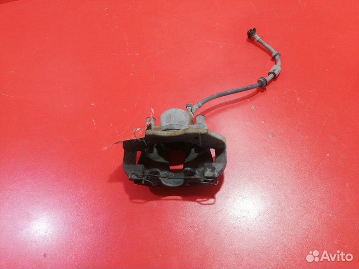 Суппорт передний правый Ford Focus CB4 qqdb 2008