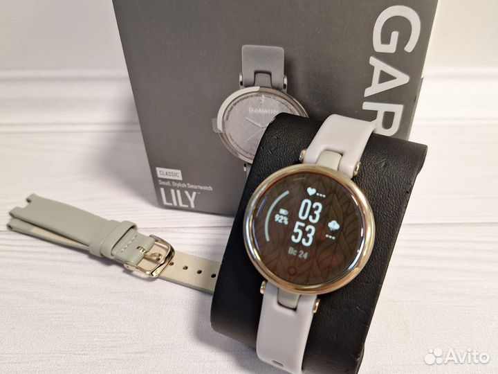 Часы Garmin Lily Classic Gray Leather