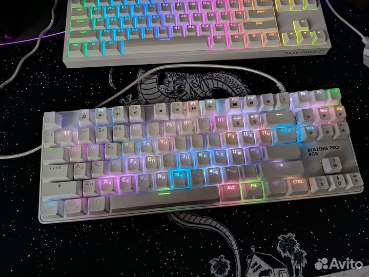 Игровая механическая клавиатура белая