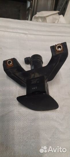 Форсунка омывателя фар передняя правая Lexus Rx330