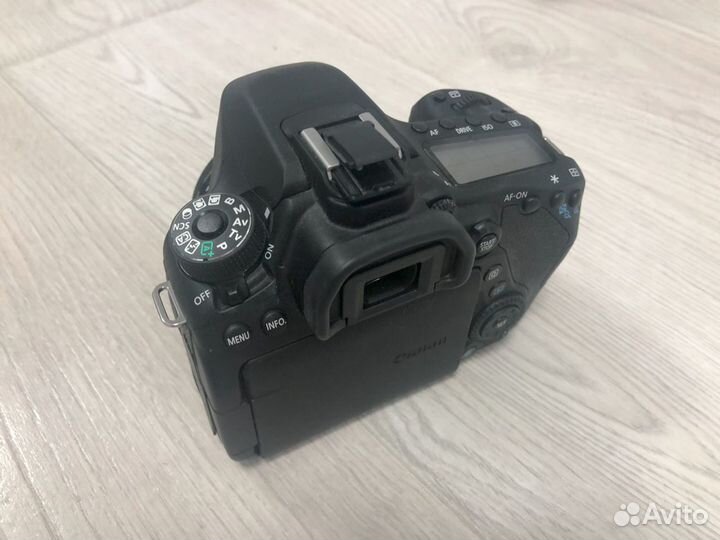 Фотоаппарат Canon EOS 80D Body