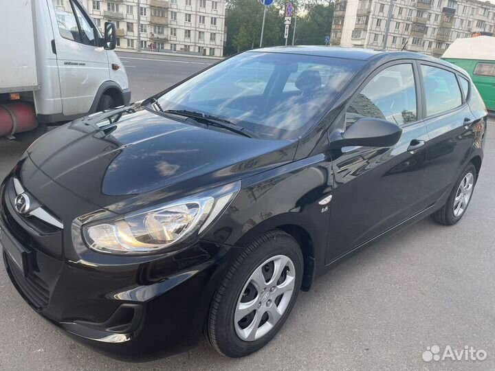 Hyundai Solaris 1.6 AT, 2014, 1 950 км