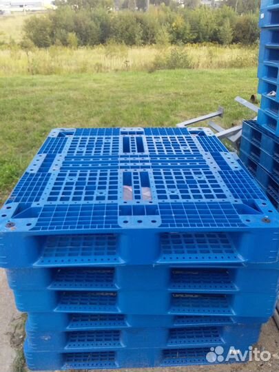 Продам пластиковые поддоны