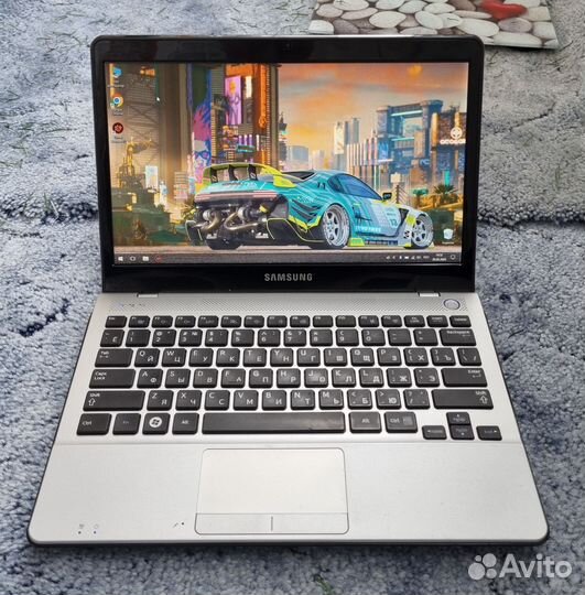 Компактный ноутбук Samsung /HDD500/4озу