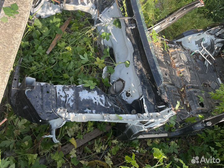 Четверть передняя toyota LC200 LX570