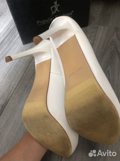Туфли белые