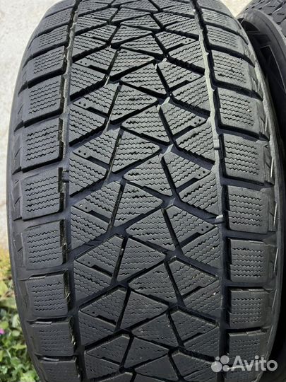 Bridgestone Blizzak DM-V2 285/50 R20