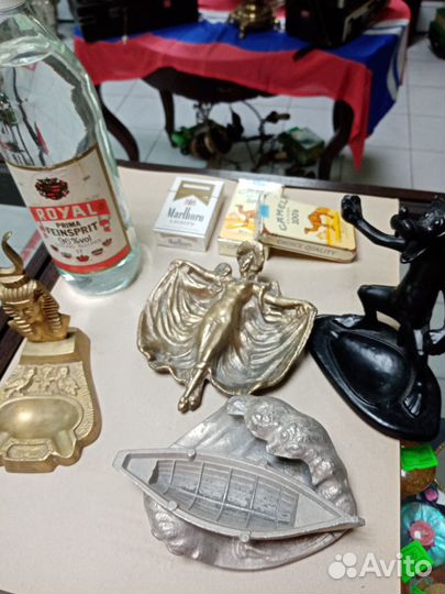 Статуэтки пепельницы и другое