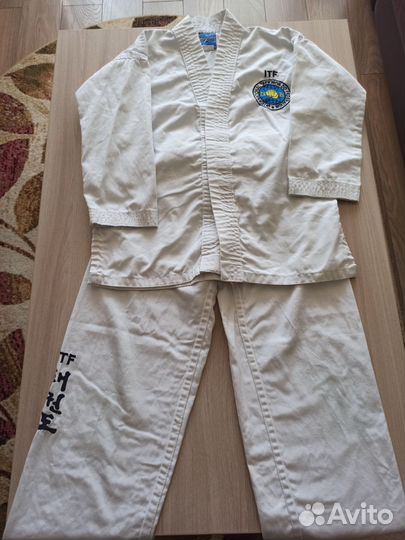 Костюм для тхэквондо