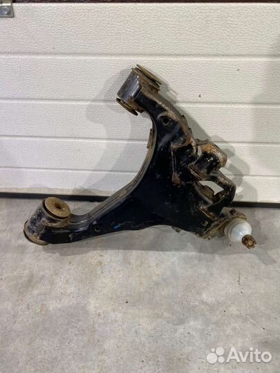Рычаг передний Toyota Land Cruiser 200