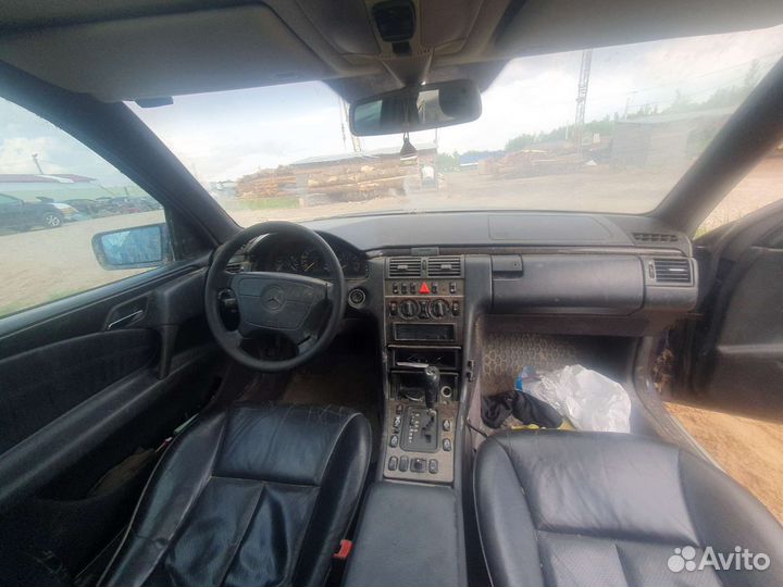 Mercedes W210 2.4 АКПП 1998 год по частям